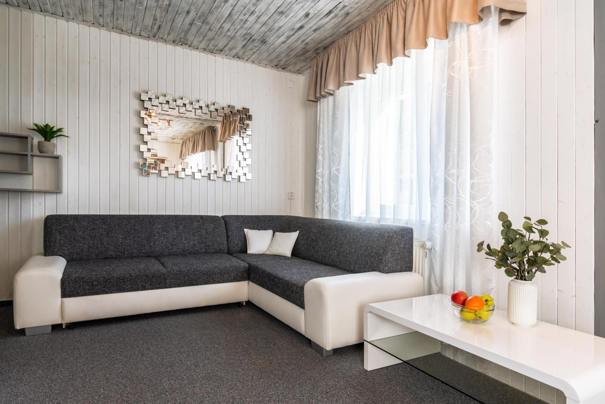 Hotel Schwarz Nové Hamry エクステリア 写真