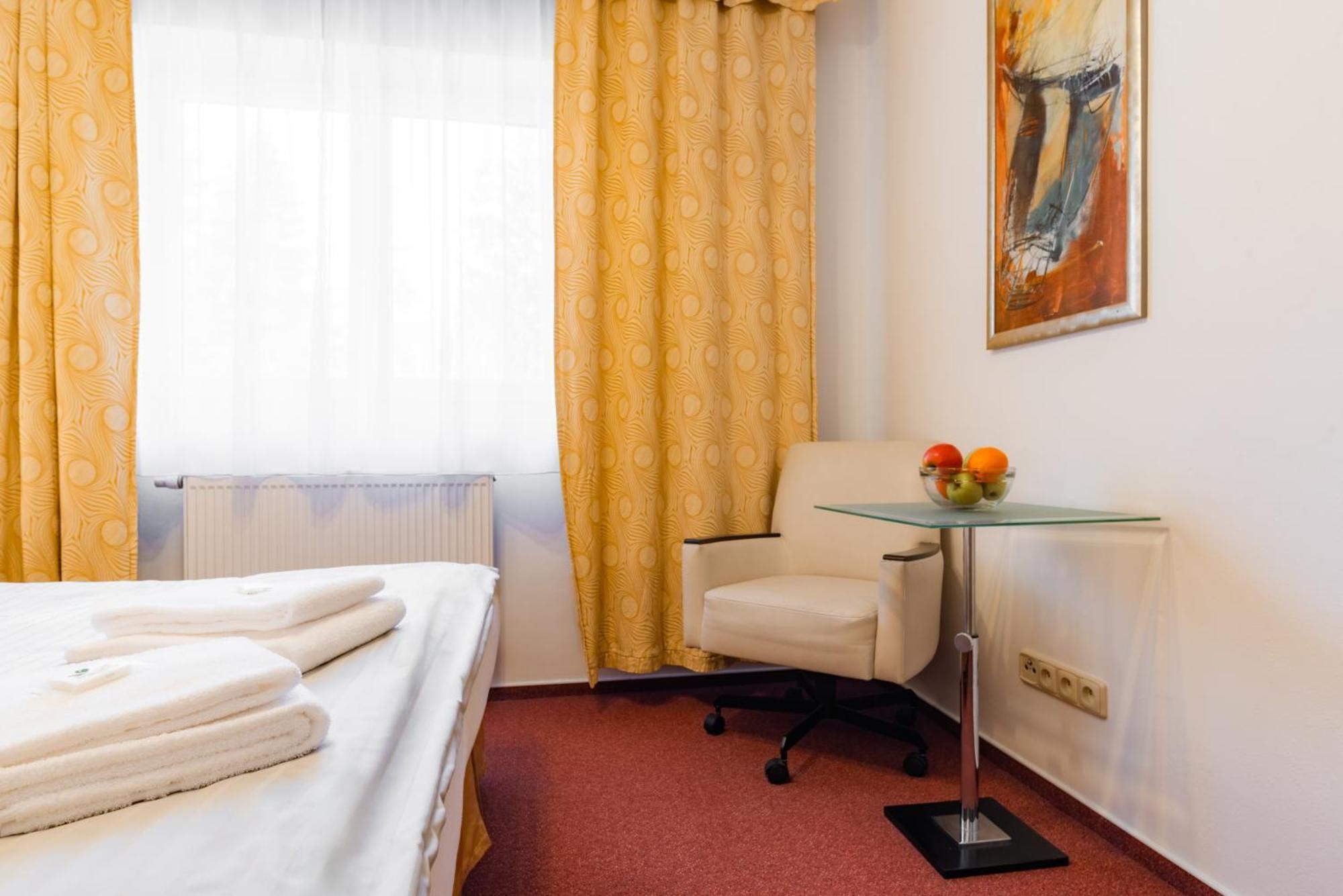 Hotel Schwarz Nové Hamry エクステリア 写真