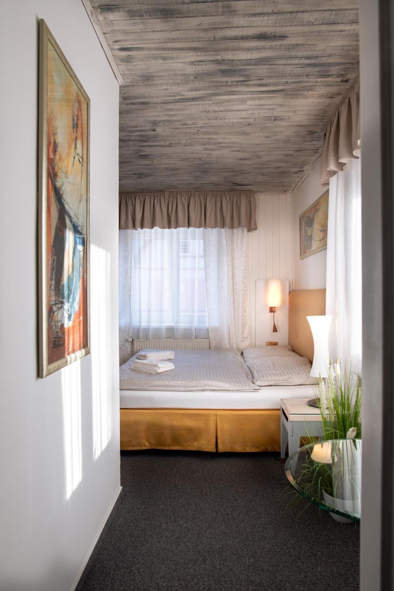 Hotel Schwarz Nové Hamry エクステリア 写真