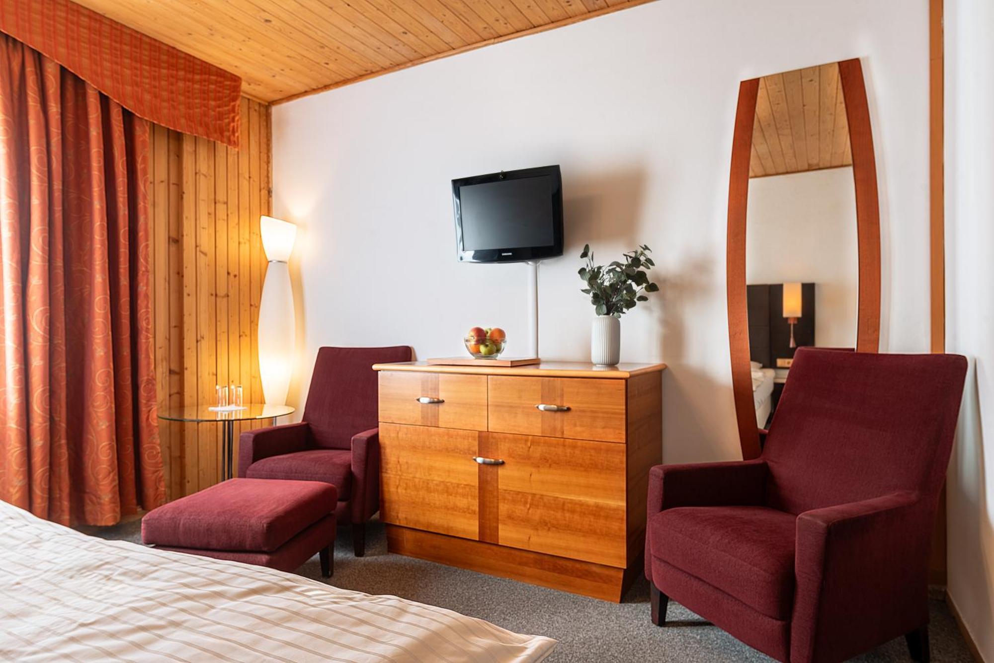 Hotel Schwarz Nové Hamry エクステリア 写真